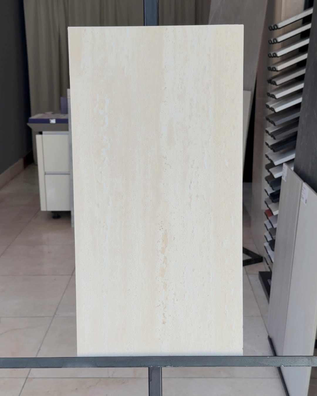 Cava Veins Beige showroom video